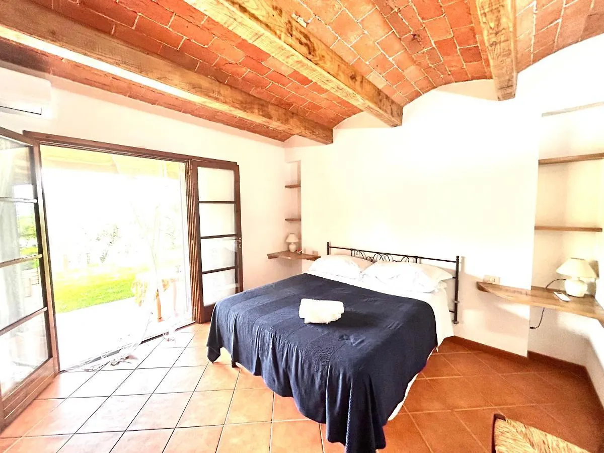 Appartamento Agriturismo I Girasoli di Lari - Bilocale La Margherita Rivoli
