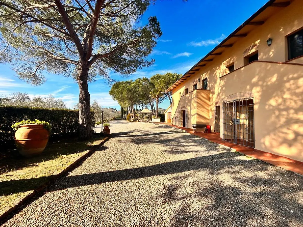 Agriturismo I Girasoli di Lari - Bilocale La Margherita Rivoli  Italia