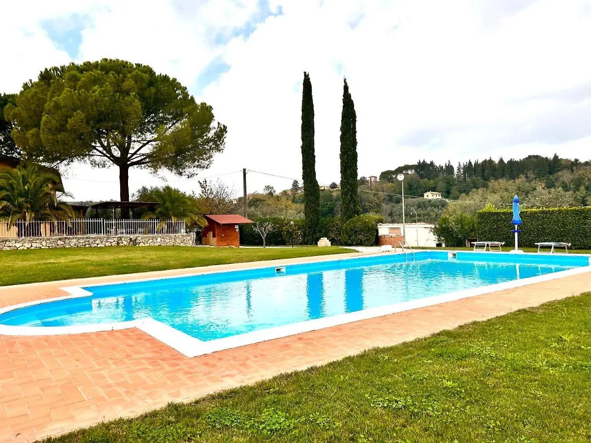 Agriturismo I Girasoli di Lari - Bilocale La Margherita Rivoli  Italia